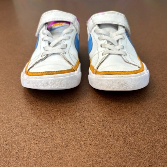 Nike Kids White Sneakers with Blue and Purple Accents - Picture 10 of 12
